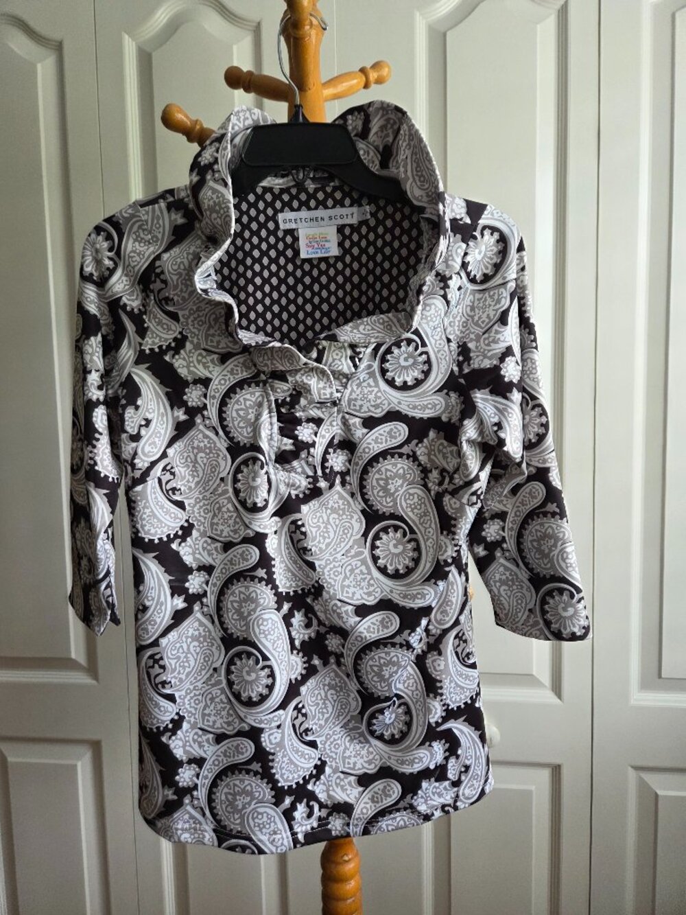 Gretchen Scott 3/4 Sleeve Ruffneck Top - Black and White Paisley Size S